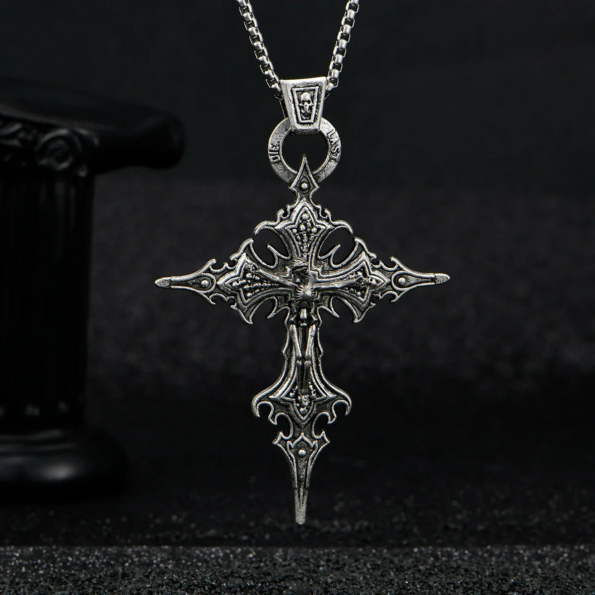 Neo-Gothic Retro Cross Pendant Necklace (Unisex)